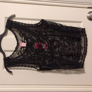 Candie's embroidered tank